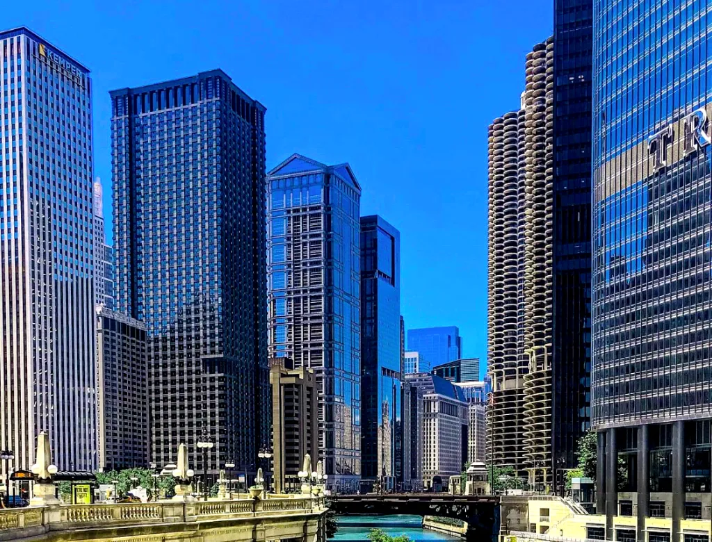 Discover the Top Tourist Attractions in Chicago: A Guide for Visitors